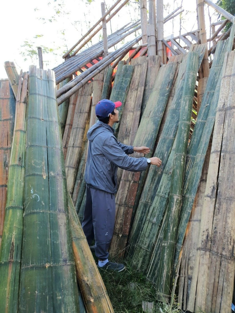 tấm tre đập dập