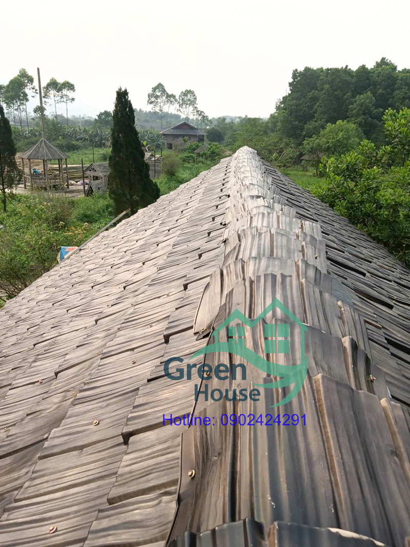 đỉnh mái ván gỗ